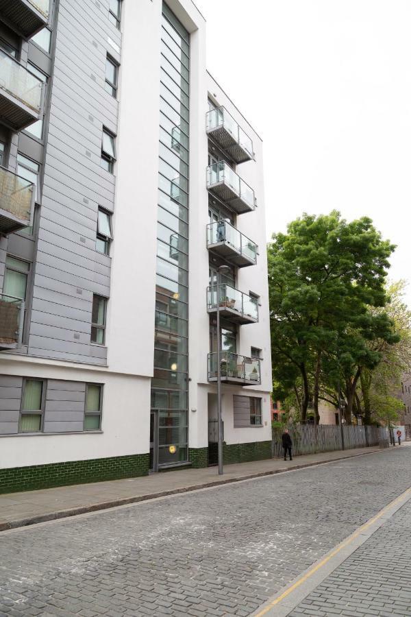 Serviced Apartment In Liverpool City Centre - Free Parking - Balcony - By Happy Days Exterior photo